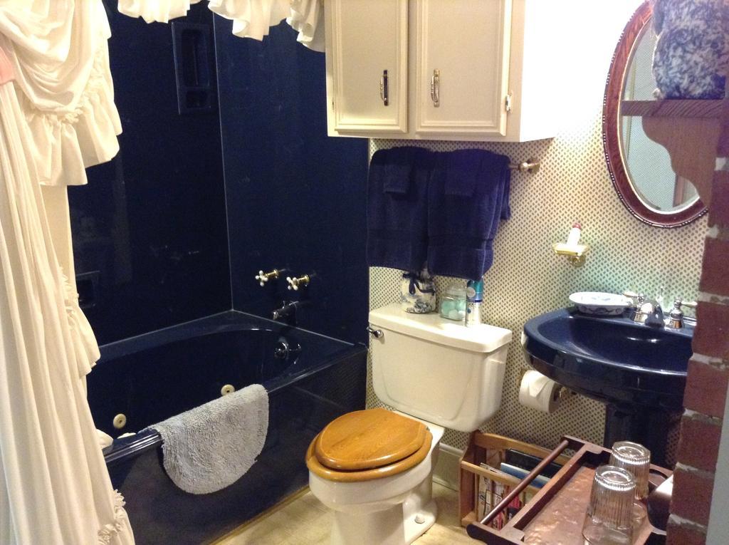 2439 Fairfield "A Bed And Breakfast" シュリーブポート 部屋 写真