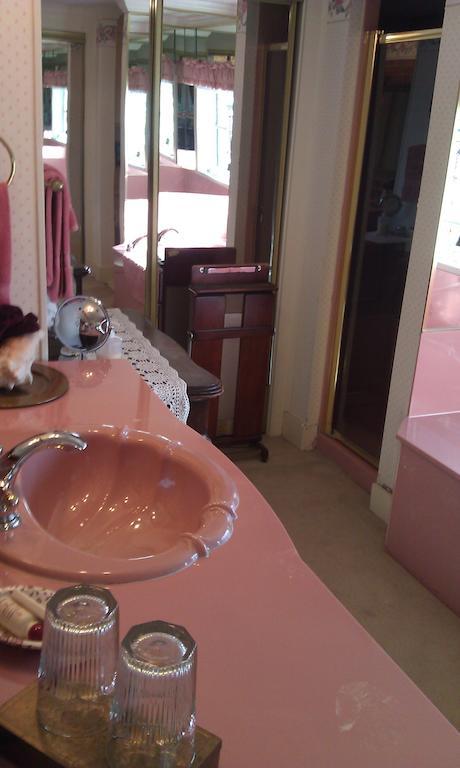 2439 Fairfield "A Bed And Breakfast" シュリーブポート 部屋 写真